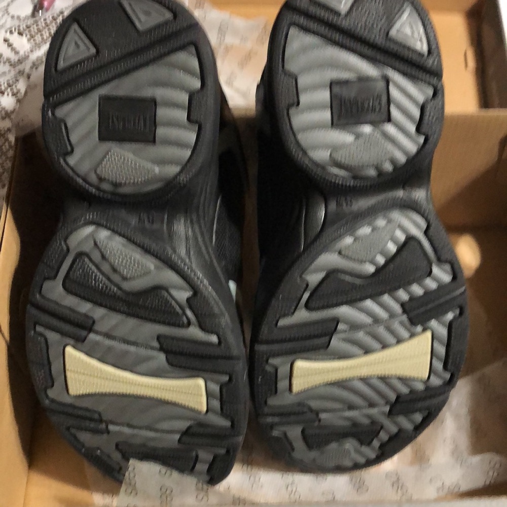 Everlast Martha 2 Black & Grey Tennis Shoes - Picture 3 of 6